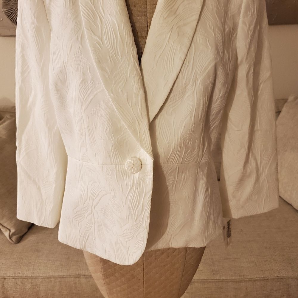 Kasper 3/4-Sleeve Textured-Leaf Blazer - Picture 5 of 12